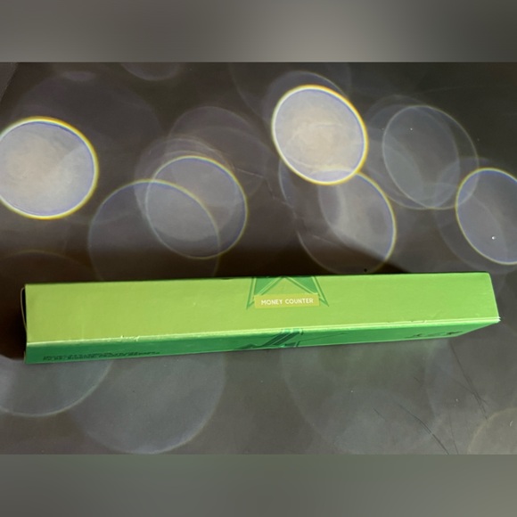 Jeffree Star Automatic Eyeliner in Money Counter Shade - Picture 3 of 3